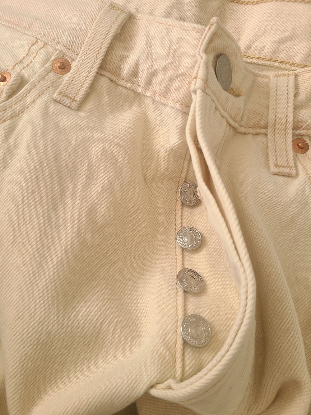 Levi's Women's Straight Jeans in Beige/Cream - Picture 4 of 5